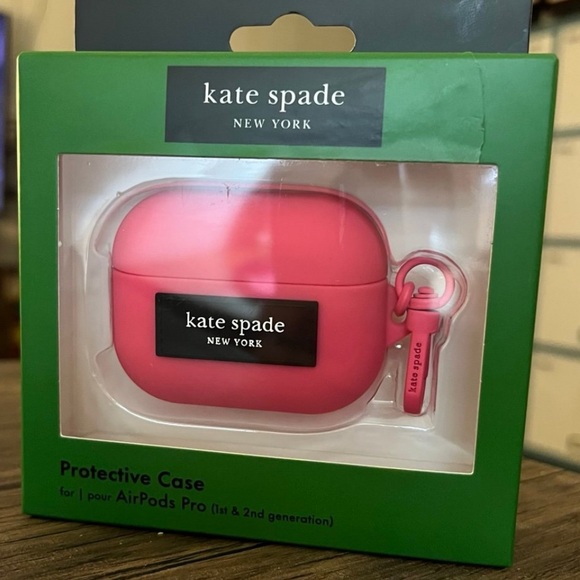 Kate Spade New York Silicone Protective Case AirPods Pro 1st & 2nd generation - Picture 6 of 7
